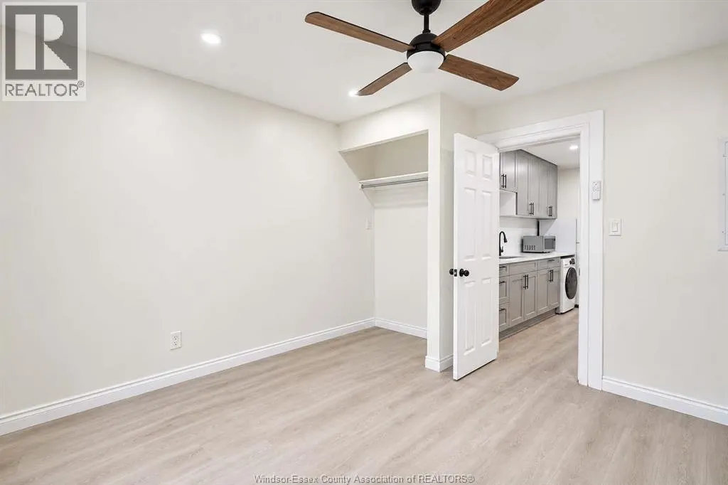 3272 EDISON STREET