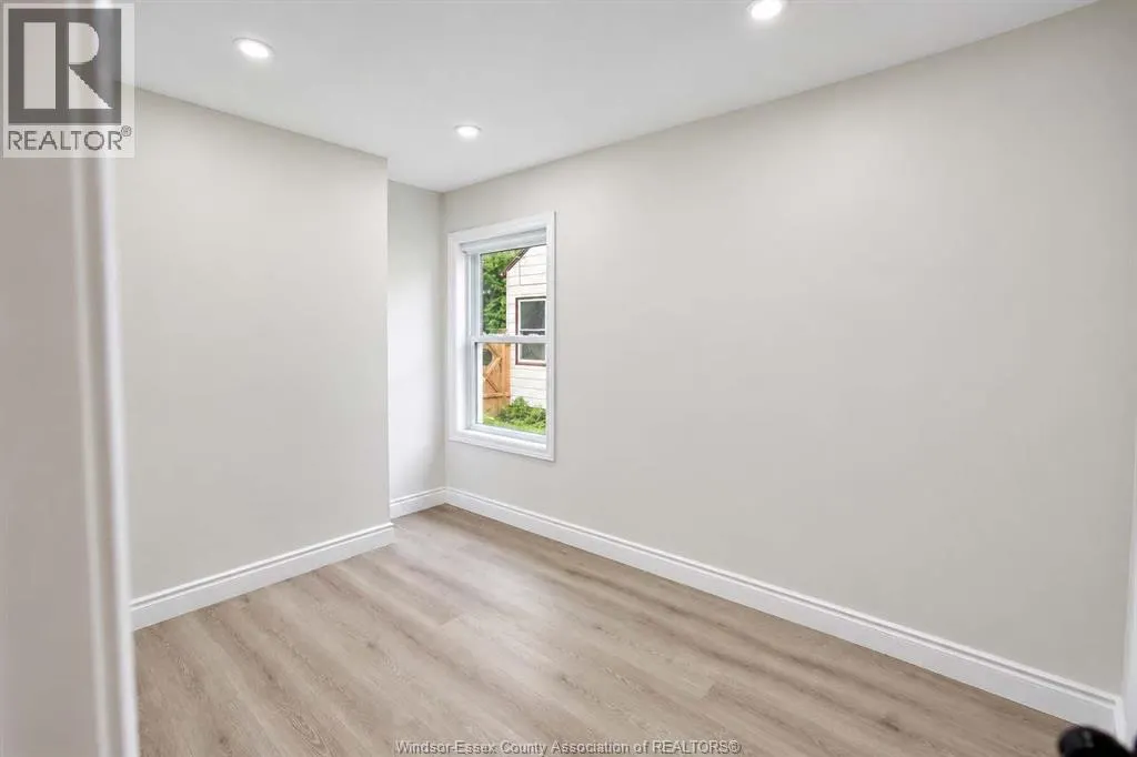 3272 EDISON STREET