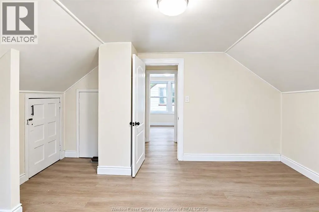 3272 EDISON STREET