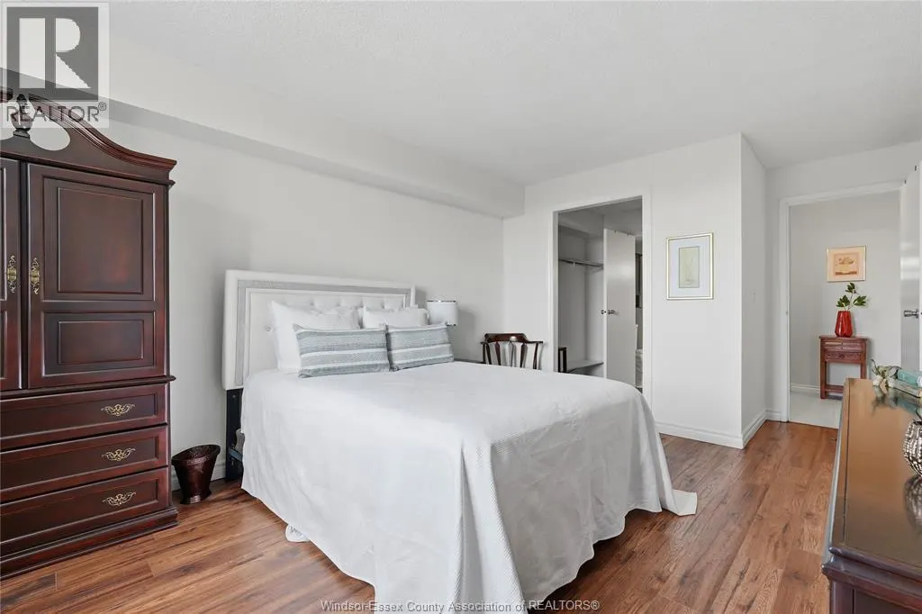 9099 RIVERSIDE DRIVE East Unit# 905W