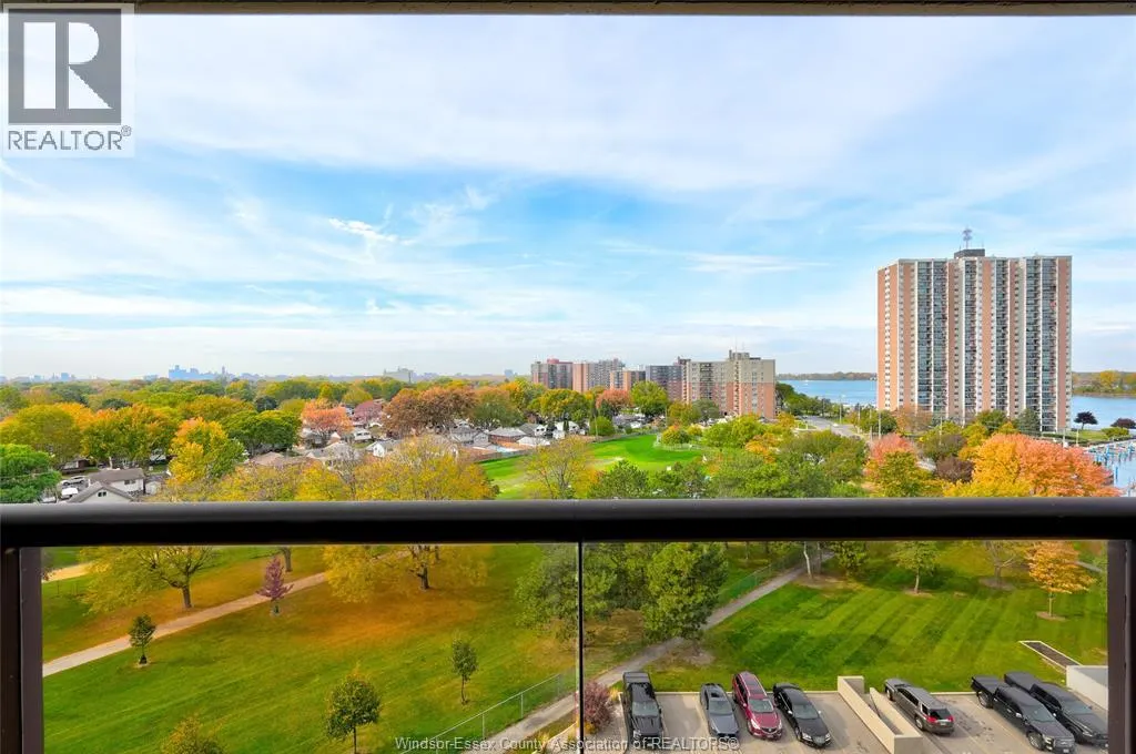 9099 RIVERSIDE DRIVE East Unit# 905W