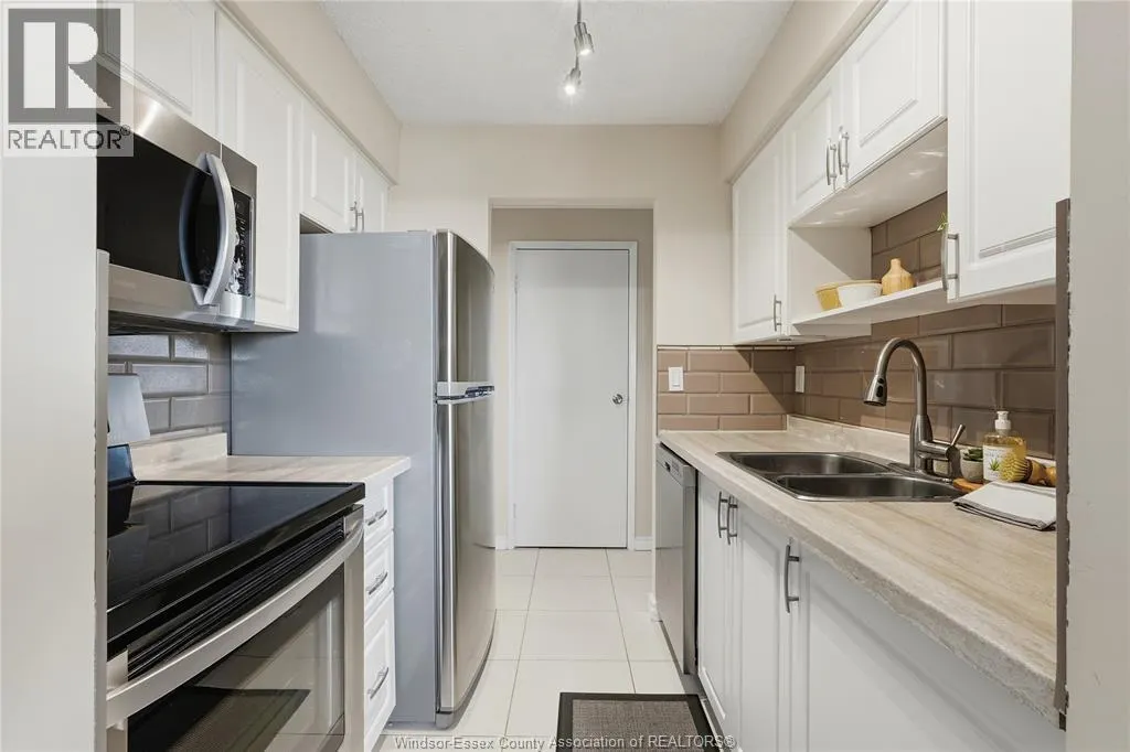 9099 RIVERSIDE DRIVE East Unit# 905W