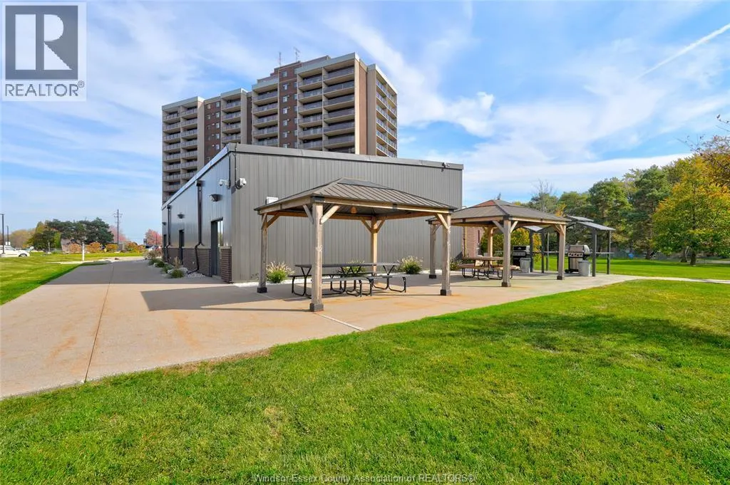 9099 RIVERSIDE DRIVE East Unit# 905W