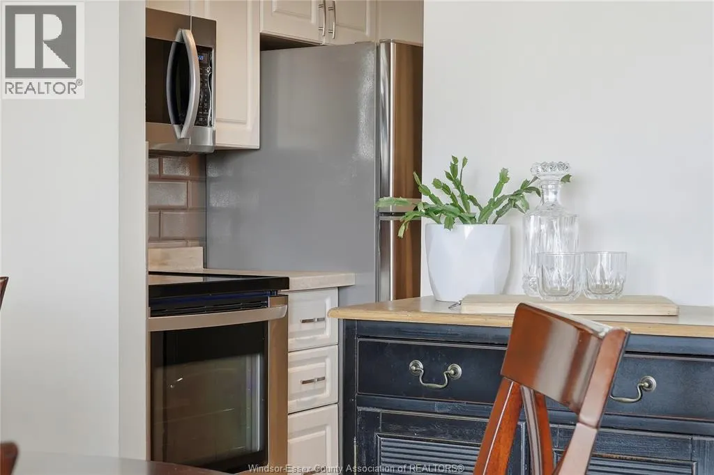 9099 RIVERSIDE DRIVE East Unit# 905W