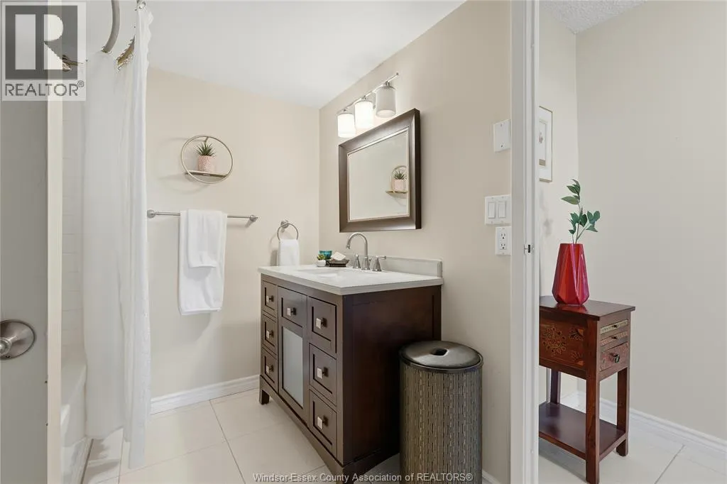 9099 RIVERSIDE DRIVE East Unit# 905W