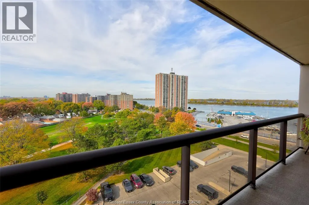 9099 RIVERSIDE DRIVE East Unit# 905W