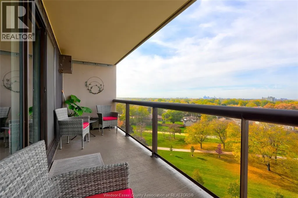 9099 RIVERSIDE DRIVE East Unit# 905W