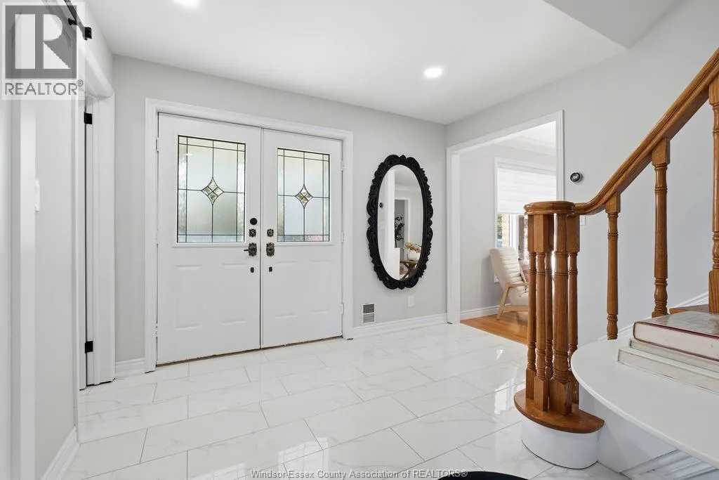 559 HARBOURNE CRESCENT