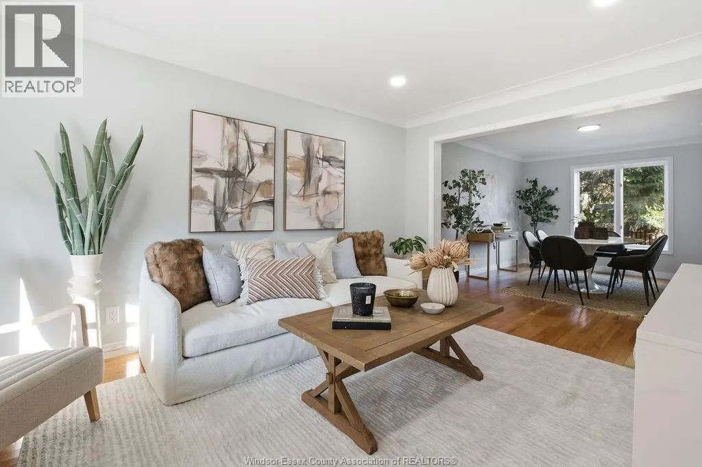 559 HARBOURNE CRESCENT