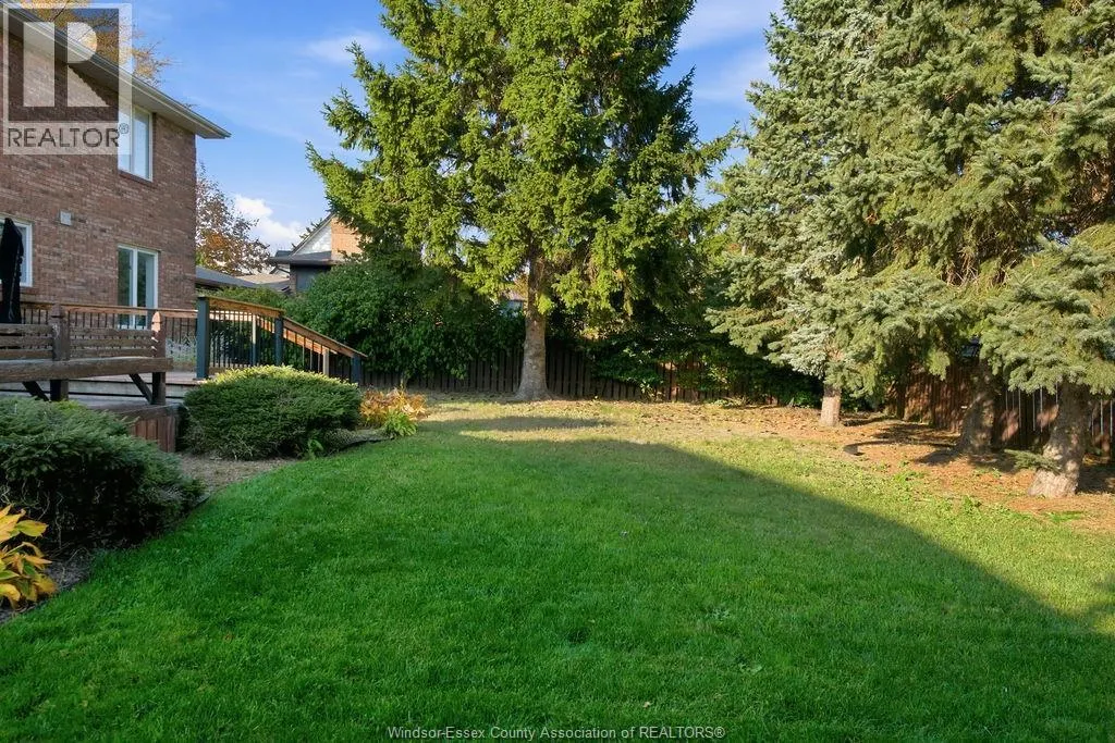 559 HARBOURNE CRESCENT