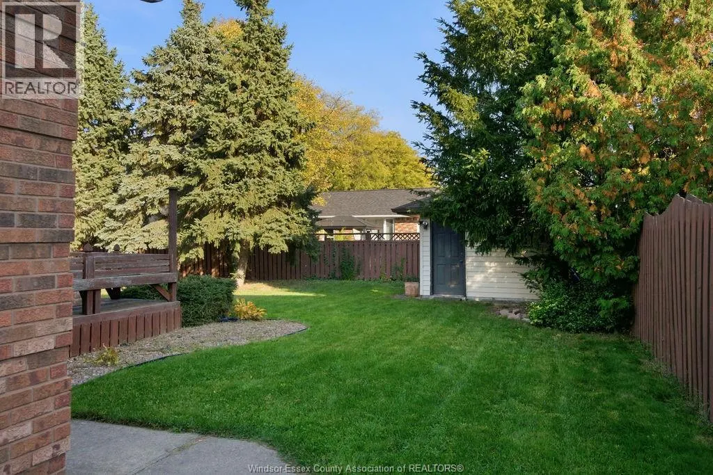 559 HARBOURNE CRESCENT