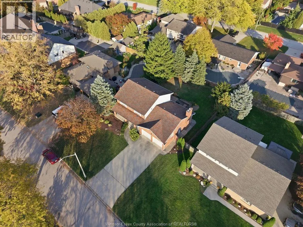 559 HARBOURNE CRESCENT