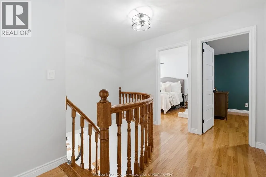 559 HARBOURNE CRESCENT