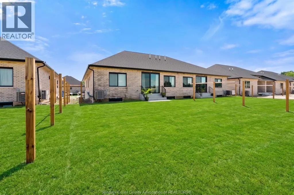 150 McLellan AVENUE Unit# B (LOWER)
