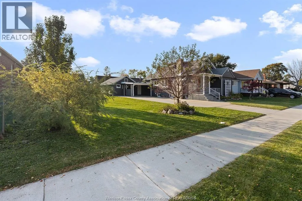 1041 EASTLAWN