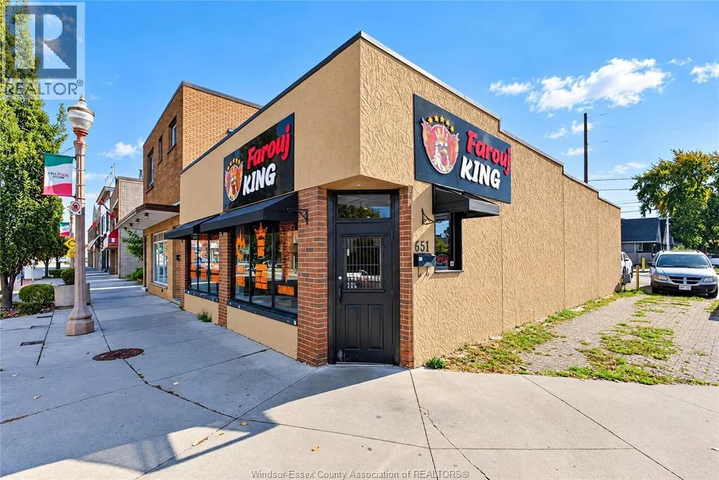 851 ERIE STREET East