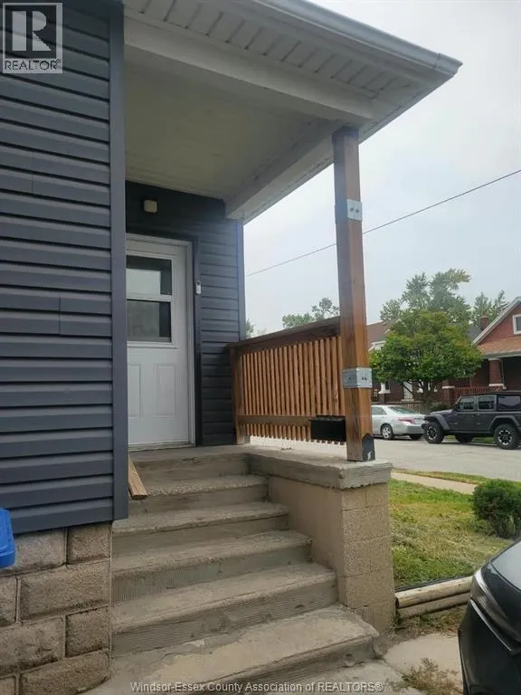 561 JOSEPHINE