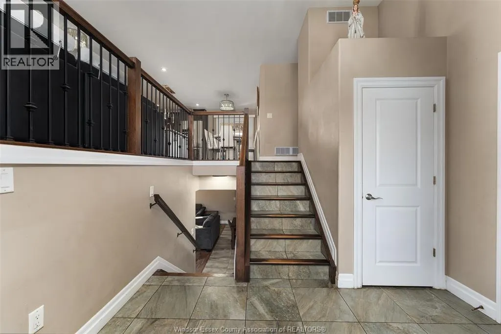 859 SOUTHWOOD DRIVE