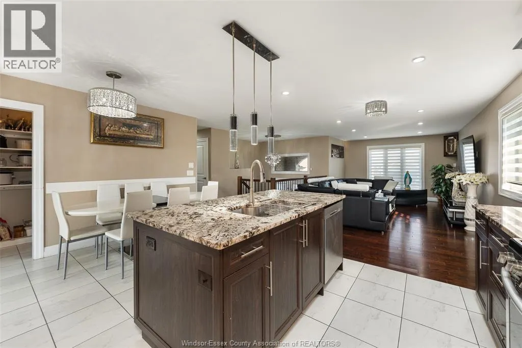859 SOUTHWOOD DRIVE