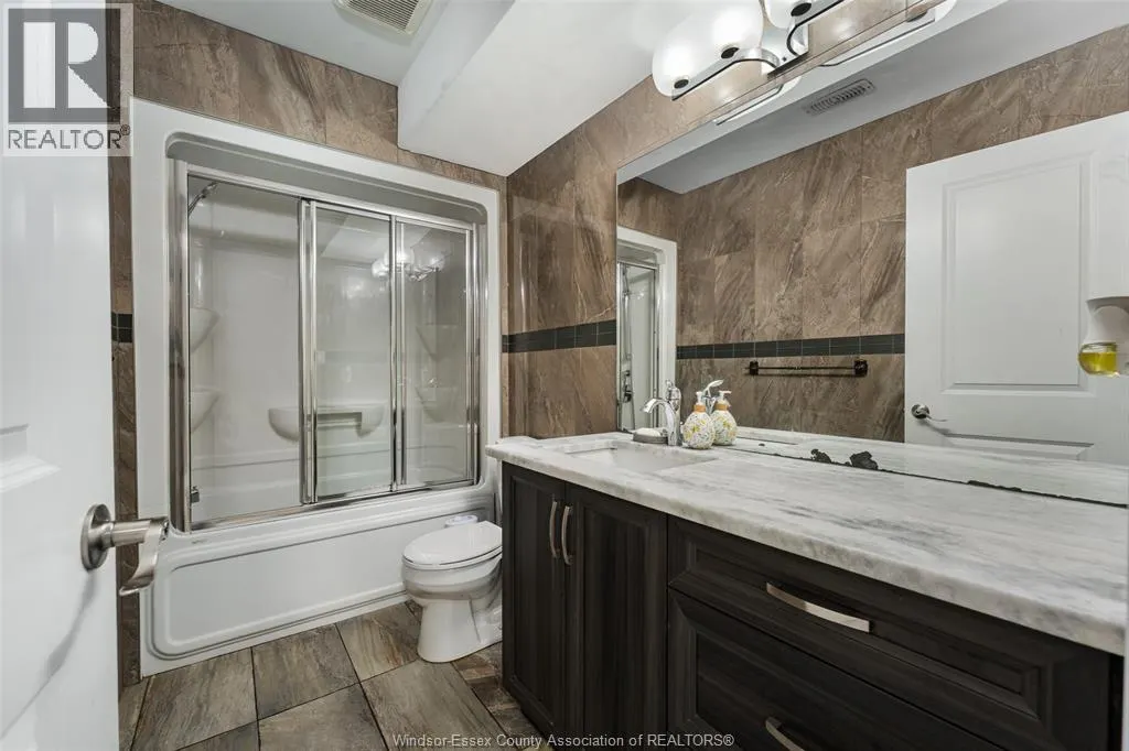 859 SOUTHWOOD DRIVE