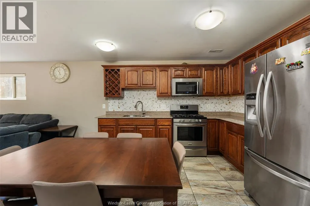 859 SOUTHWOOD DRIVE