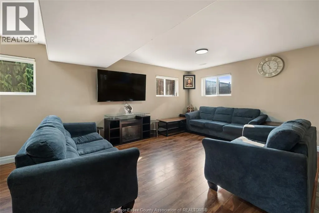 859 SOUTHWOOD DRIVE