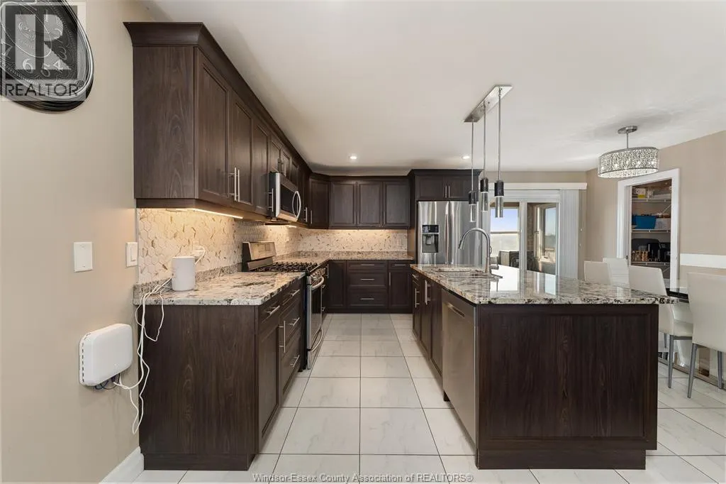 859 SOUTHWOOD DRIVE