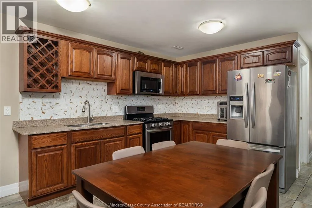 859 SOUTHWOOD DRIVE
