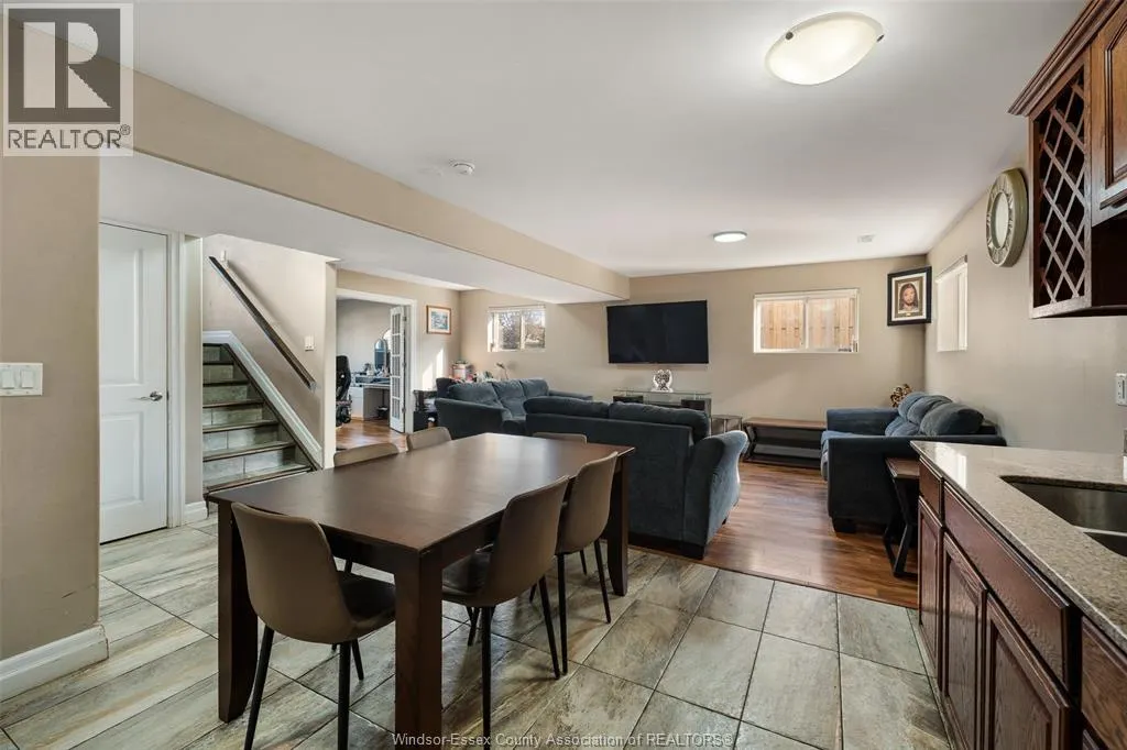 859 SOUTHWOOD DRIVE