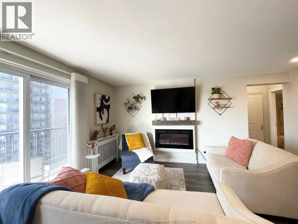 8591 RIVERSIDE DRIVE East Unit# 810