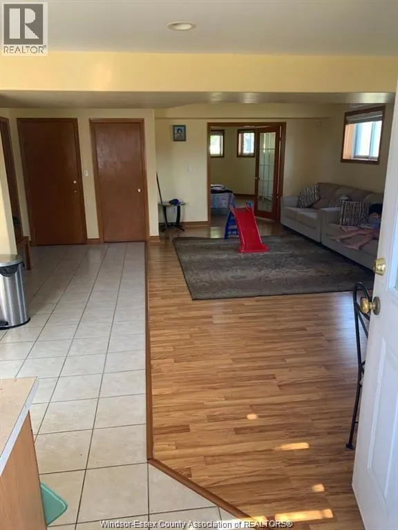 4708 LAVENDER Unit# LOWER