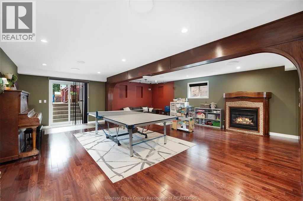 1131 KING LOUIS St.