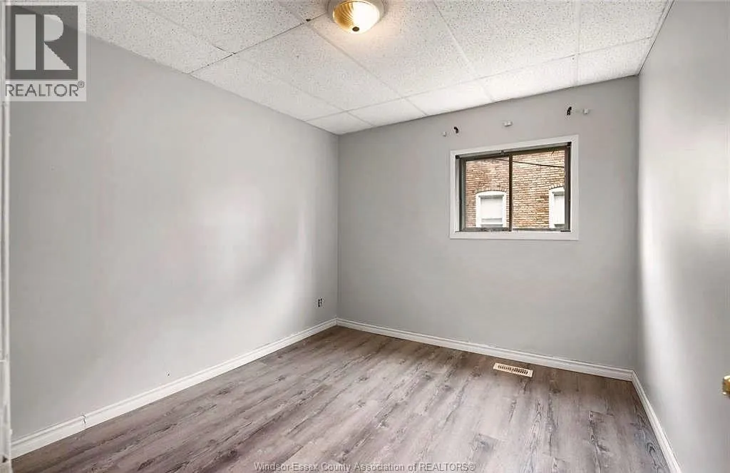 736 UNIVERSITY East Unit# 3