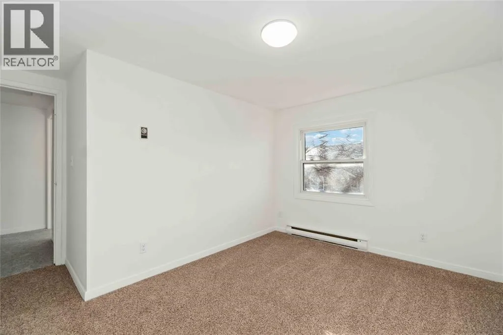 885 Carleton PLACE Unit# 3