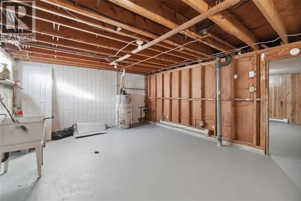 885 Carleton PLACE Unit# 3