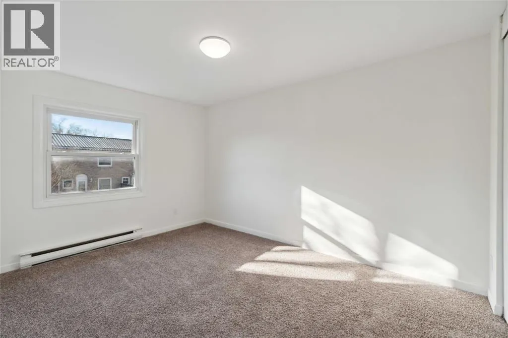885 Carleton PLACE Unit# 3