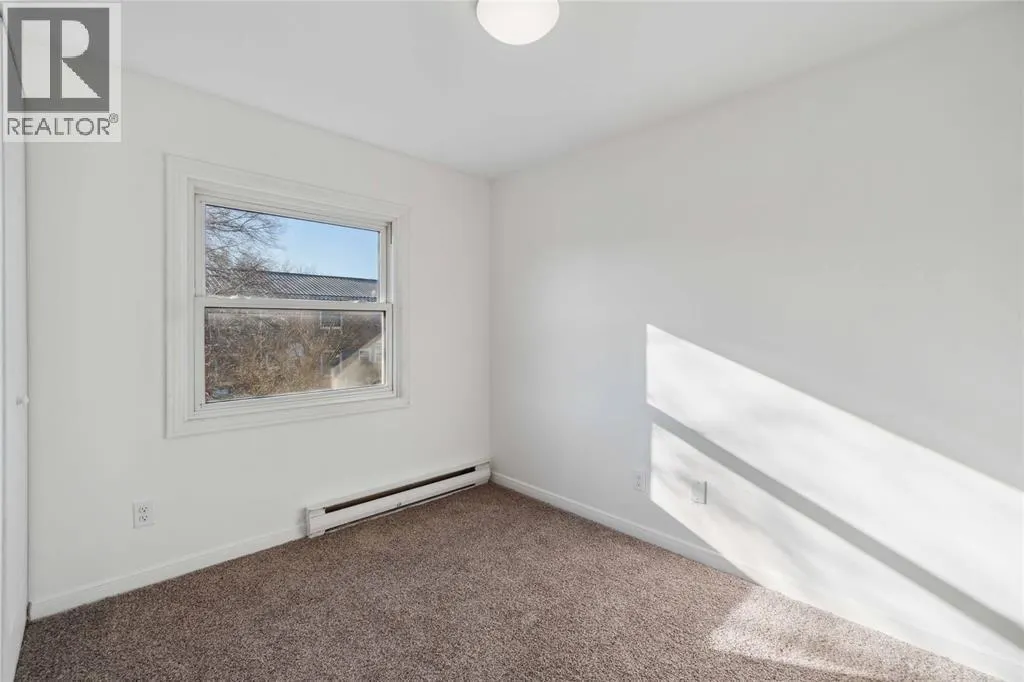 885 Carleton PLACE Unit# 3