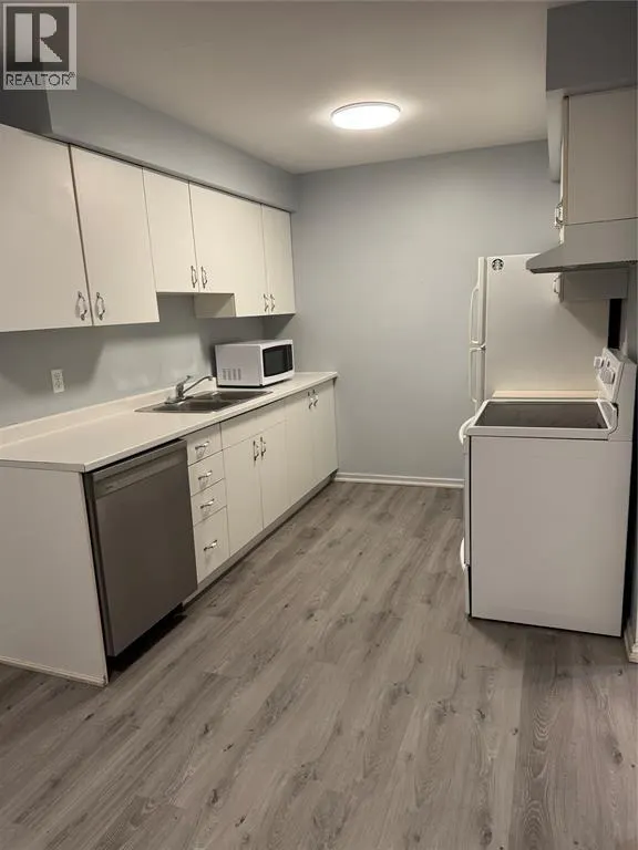 885 Carleton PLACE Unit# 3
