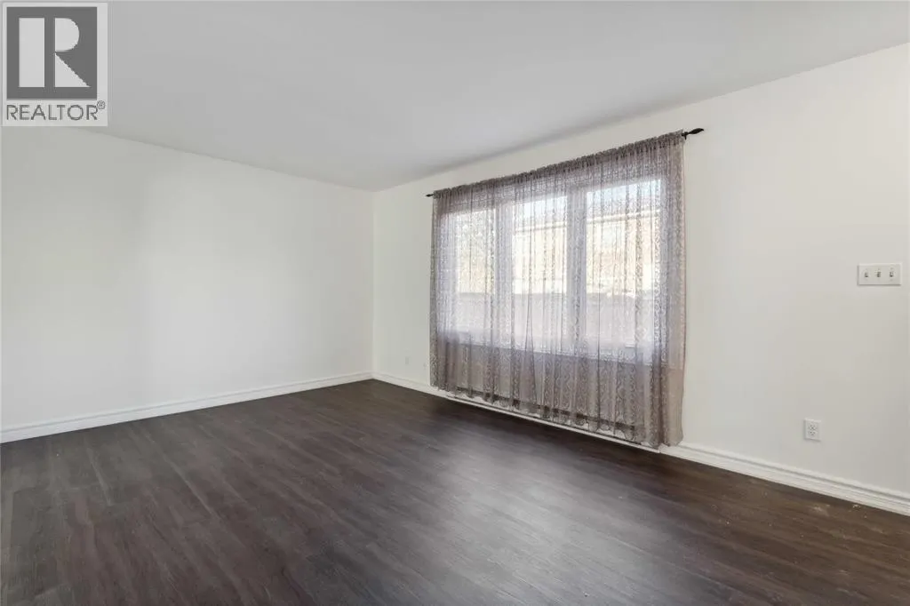 885 Carleton PLACE Unit# 3
