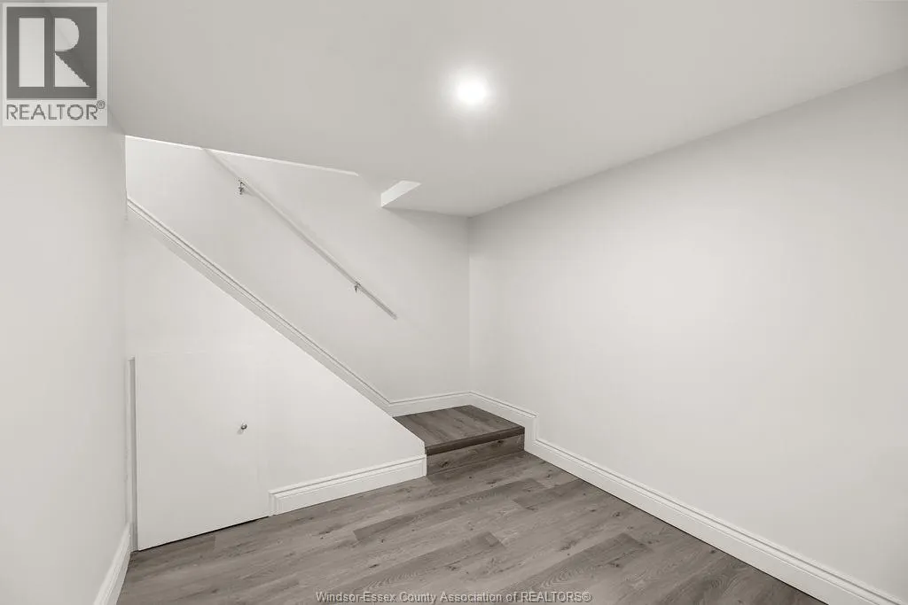1129 JANETTE AVENUE