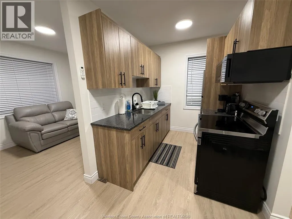 808 OTTAWA STREET Unit# 3