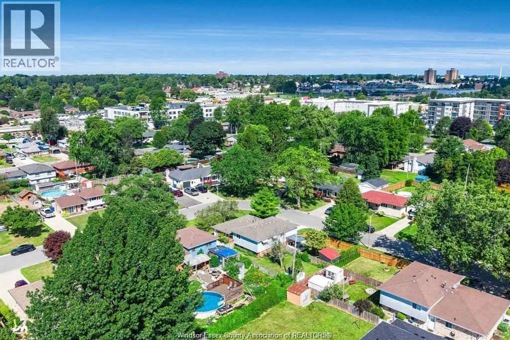 6 MARLENE CRESCENT
