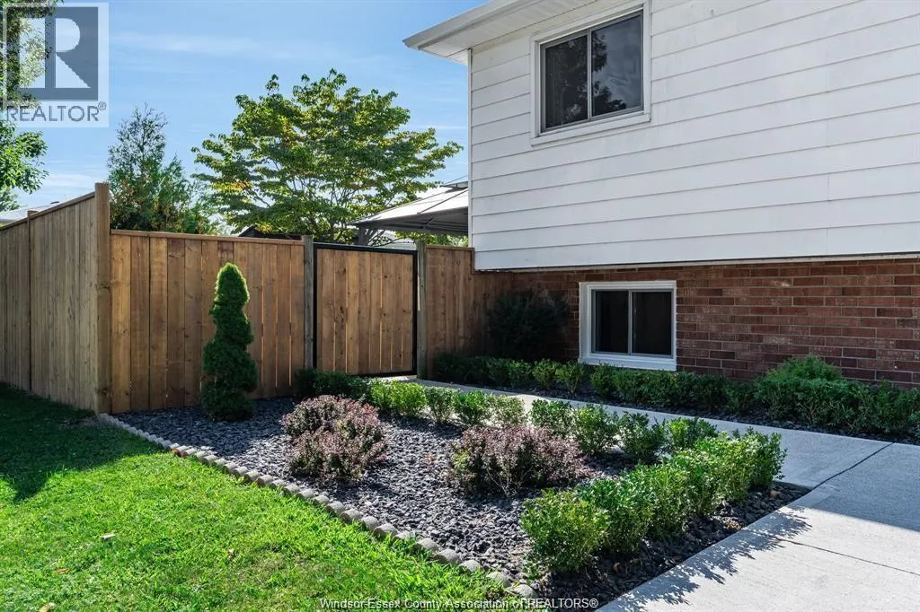 6 MARLENE CRESCENT