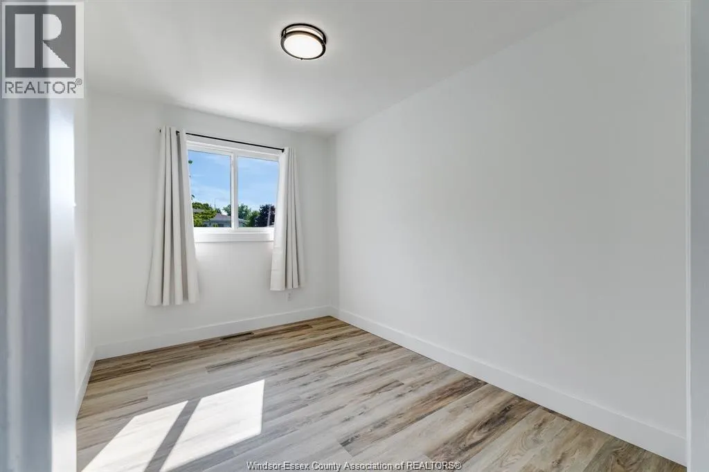 6 MARLENE CRESCENT
