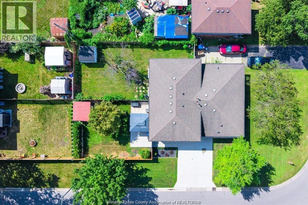 6 MARLENE CRESCENT