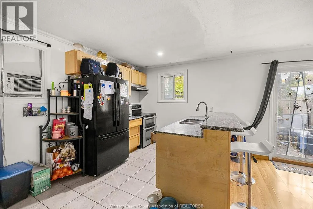 9205 ARNCLIFF
