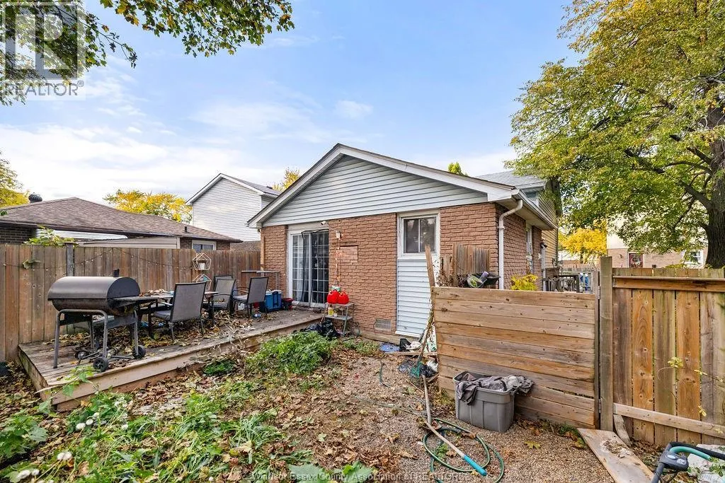 9205 ARNCLIFF