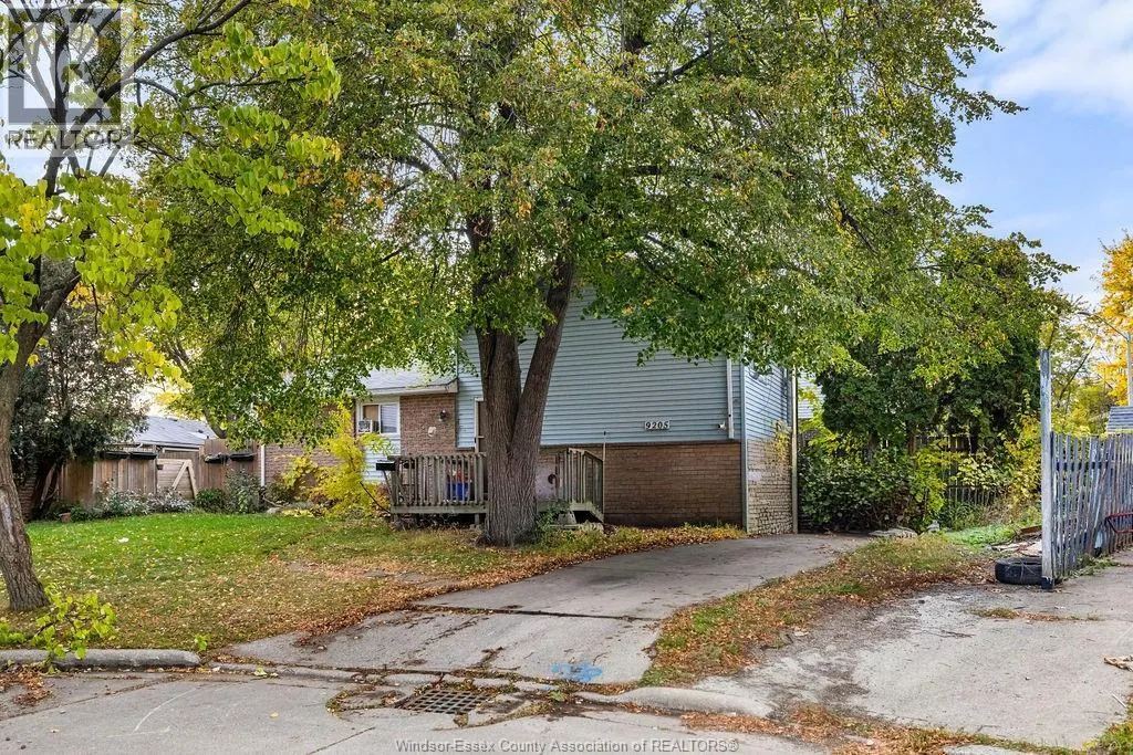 9205 ARNCLIFF