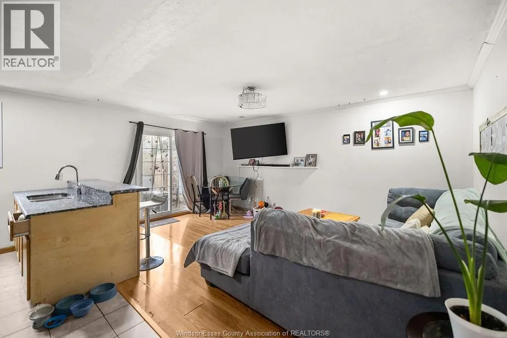 9205 ARNCLIFF