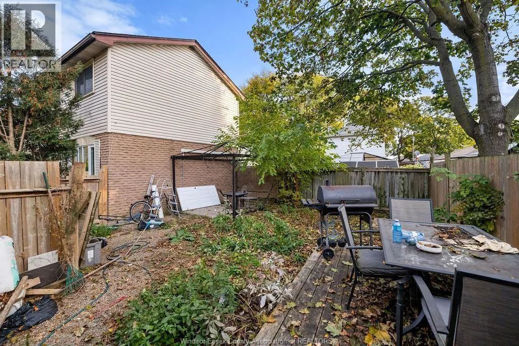 9205 ARNCLIFF